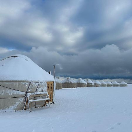Yurt Camp Ali-Nur At Lake Song-Kol Юрточный Лагерь Али-Нур Озеро Сон-Куль Сон-Куль Кыргызстан Нарын Kyrgyzstan Naryn Exterior photo