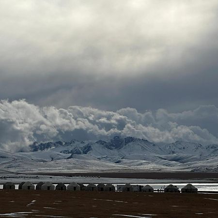 Yurt Camp Ali-Nur At Lake Song-Kol Юрточный Лагерь Али-Нур Озеро Сон-Куль Сон-Куль Кыргызстан Нарын Kyrgyzstan Naryn Exterior photo