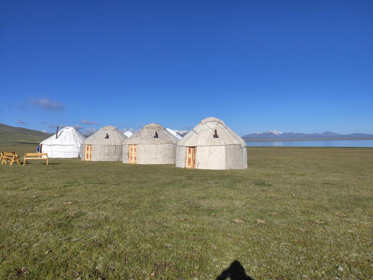 Yurt Camp Ali-Nur At Lake Song-Kol Юрточный Лагерь Али-Нур Озеро Сон-Куль Сон-Куль Кыргызстан Нарын Kyrgyzstan Naryn Exterior photo