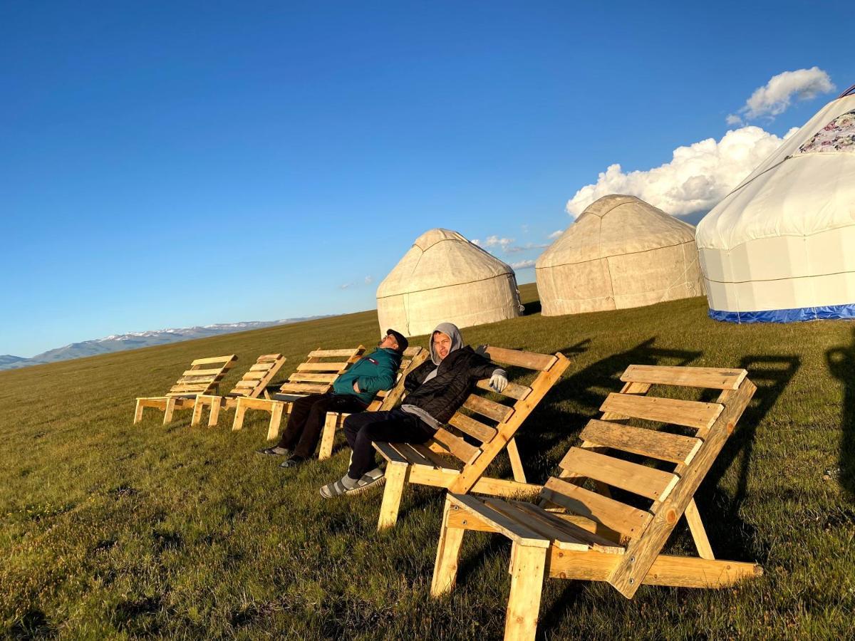 Yurt Camp Ali-Nur At Lake Song-Kol Юрточный Лагерь Али-Нур Озеро Сон-Куль Сон-Куль Кыргызстан Нарын Kyrgyzstan Naryn Exterior photo