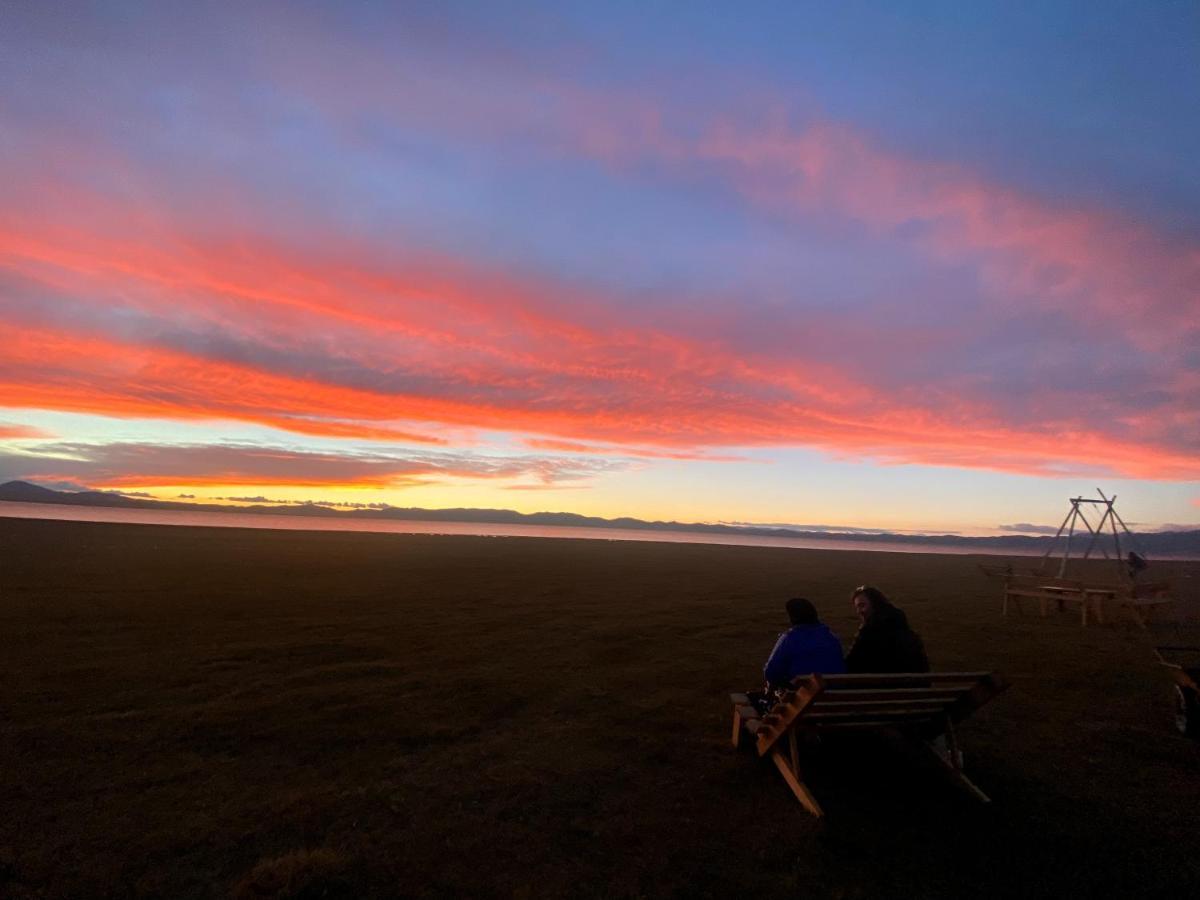 Yurt Camp Ali-Nur At Lake Song-Kol Юрточный Лагерь Али-Нур Озеро Сон-Куль Сон-Куль Кыргызстан Нарын Kyrgyzstan Naryn Exterior photo